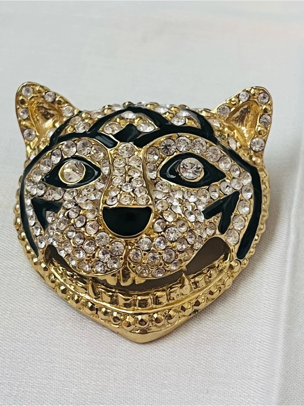 Gold Crystal Tiger Head Brooch – Elegant Women’s Jewelry